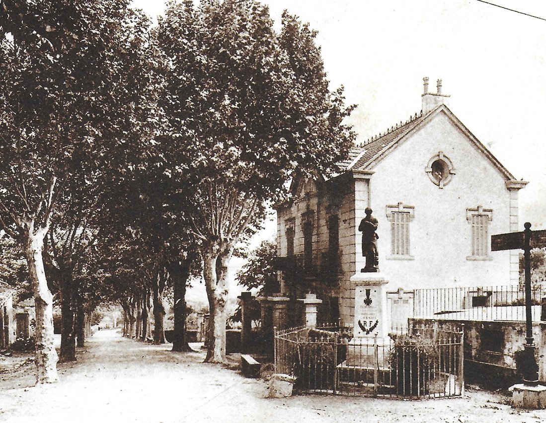 Beaumont CP chalet avant mairie 3